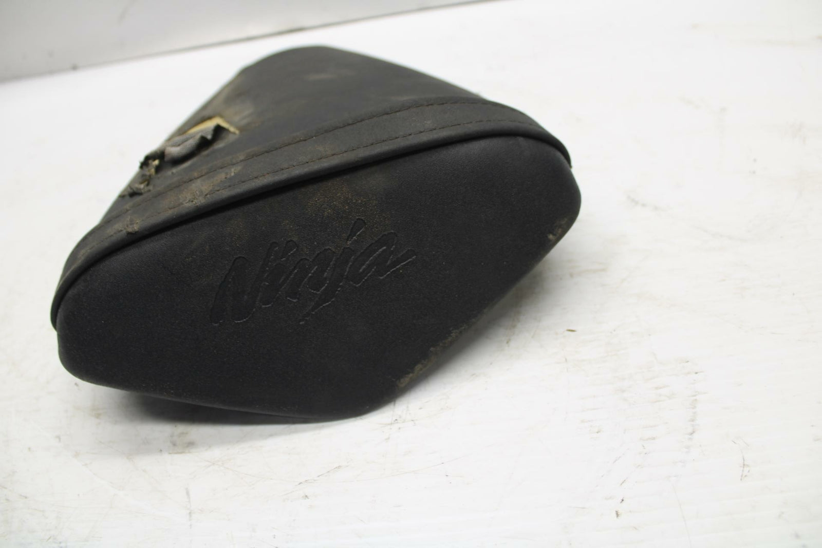 09-12 KAWASAKI NINJA ZX6R REAR BACK PASSENGER SEAT PAD SADDLE PILLION BB272