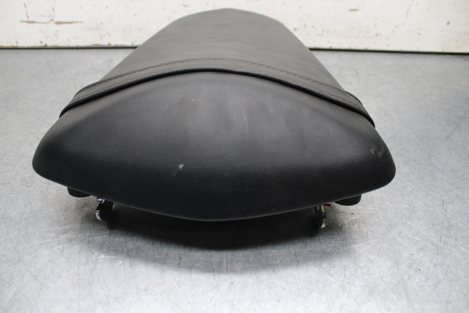 15-17 YAMAHA YZF R3 REAR BACK PASSENGER TANDEM SEAT PAD SADDLE PILLION BB651