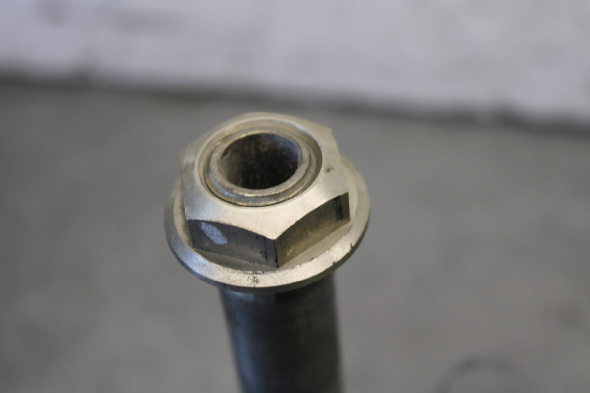 11-24 SUZUKI GSXR750 FRONT WHEEL RIM AXLE PIVOT BOLT BB687