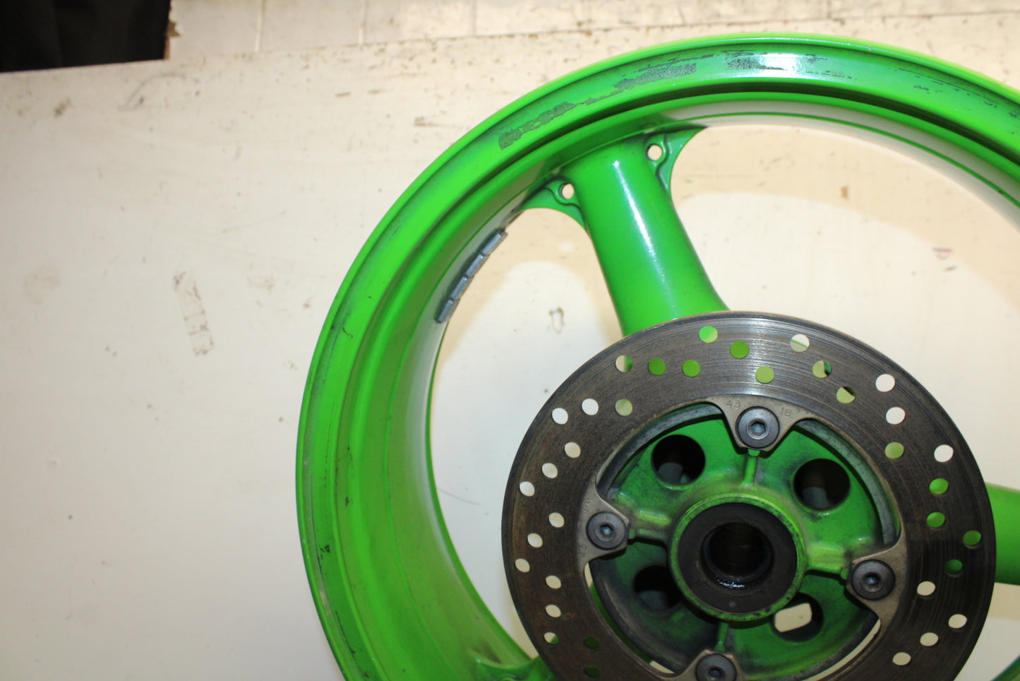 00-02 KAWASAKI NINJA ZX6R REAR WHEEL BACK RIM BB750