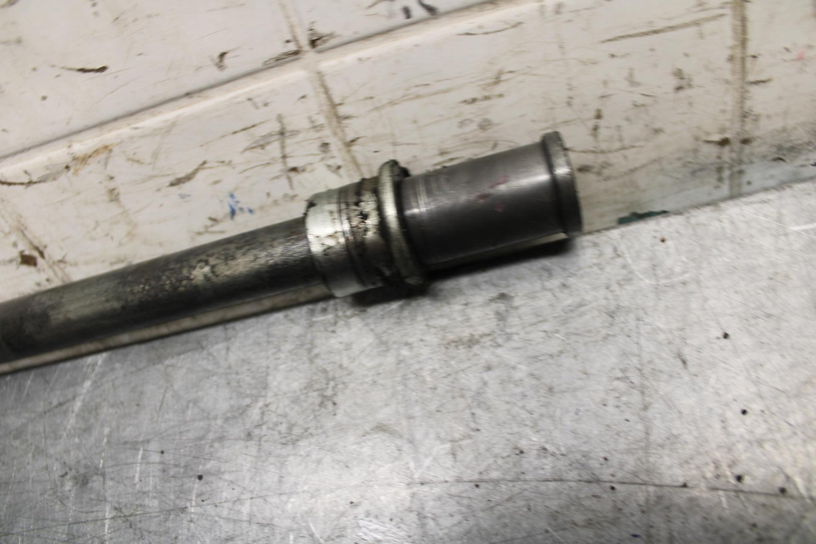 2001 Kawasaki Ninja ZX6 ZX600E FRONT WHEEL RIM AXLE PIVOT BOLT BB547