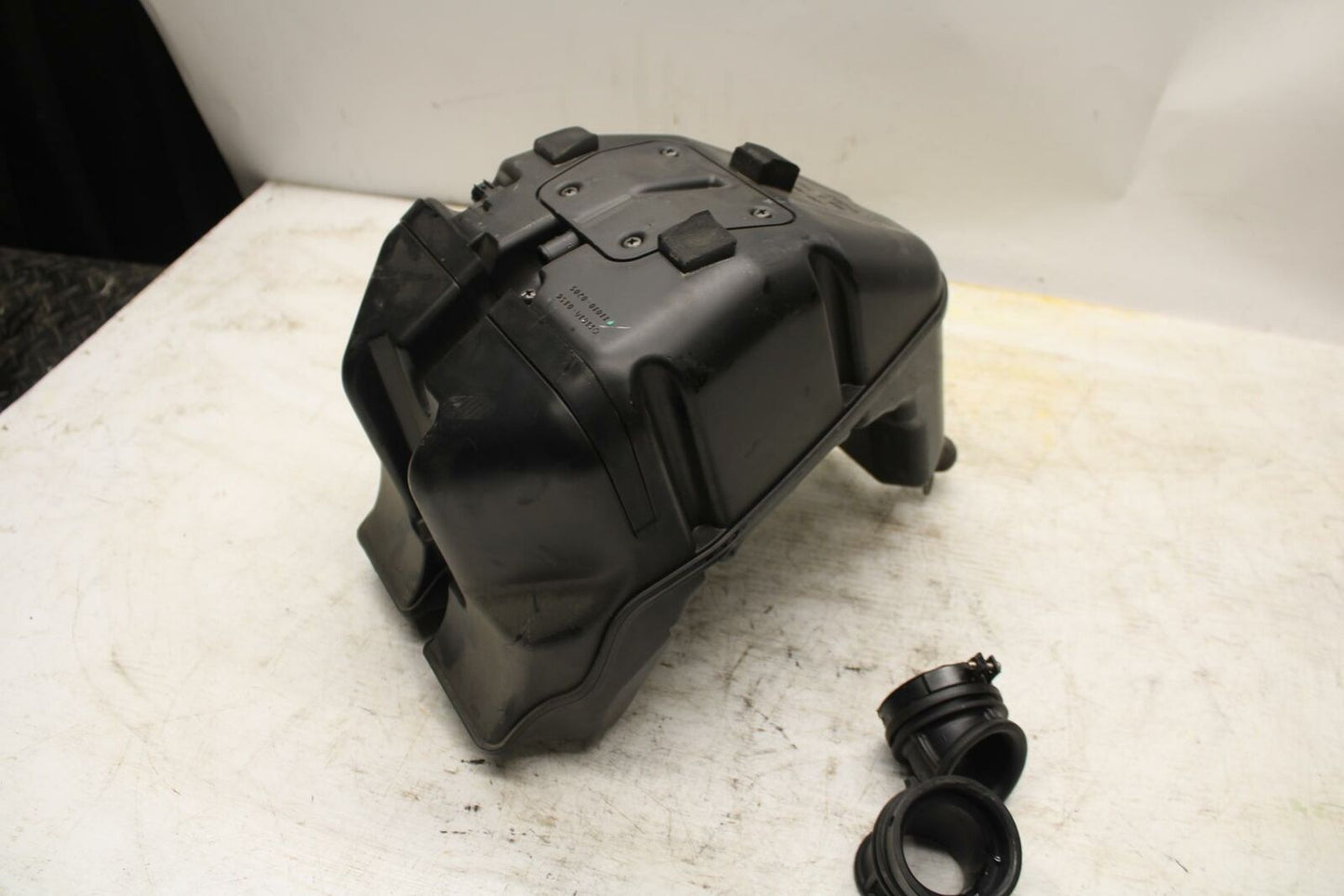 11-12 KAWASAKI NINJA 400 EX400 C AIRBOX AIR INTAKE FILTER BOX BB358