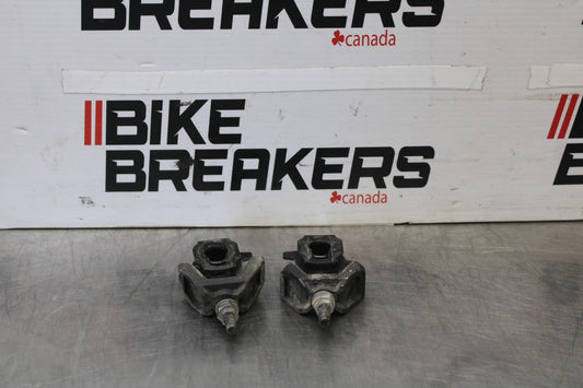 23-26 KAWASAKI NINJA ZX4RR SWINGARM CHAIN TENSIONER ADJUSTMENT BRACKETS  BB898