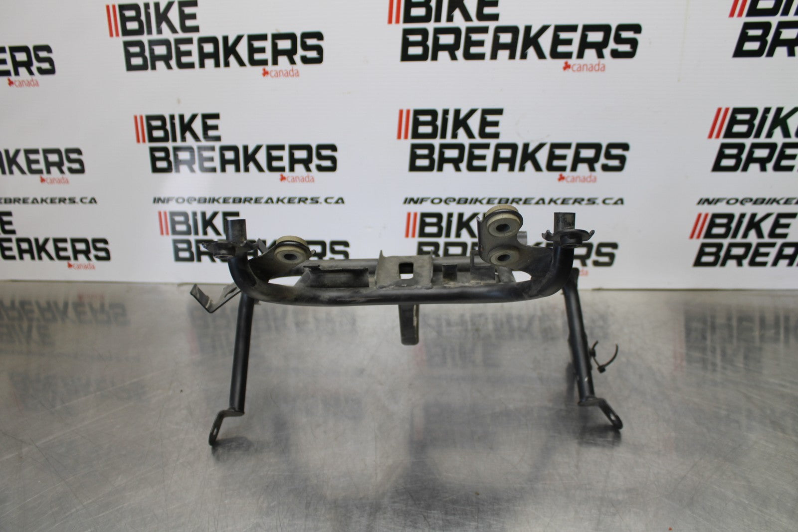 08-18 KAWASAKI KLR650 UPPER FAIRING MIRROR GAUGES STAY BRACKET BB183