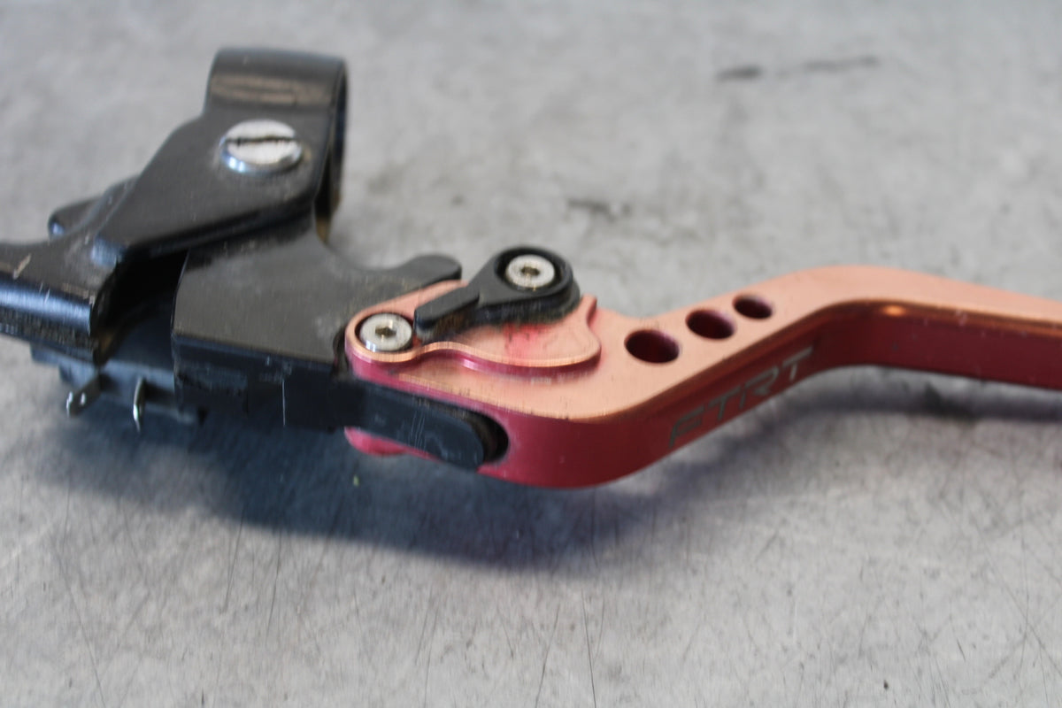 03-04 HONDA CBR600RR CLUTCH PERCH MOUNT WITH LEVER BB661