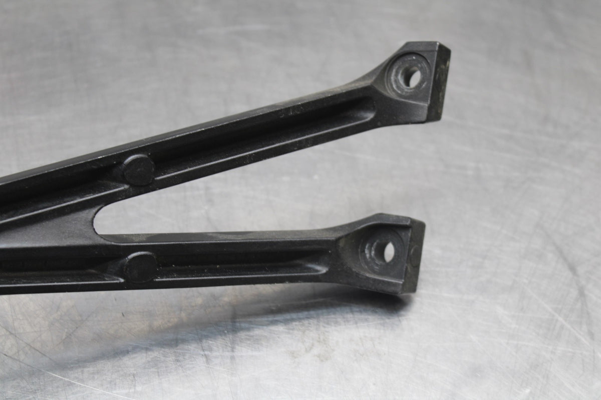 15-21 SUZUKI GSXR600 RIGHT REAR BACK PASSENGER PEG BB810