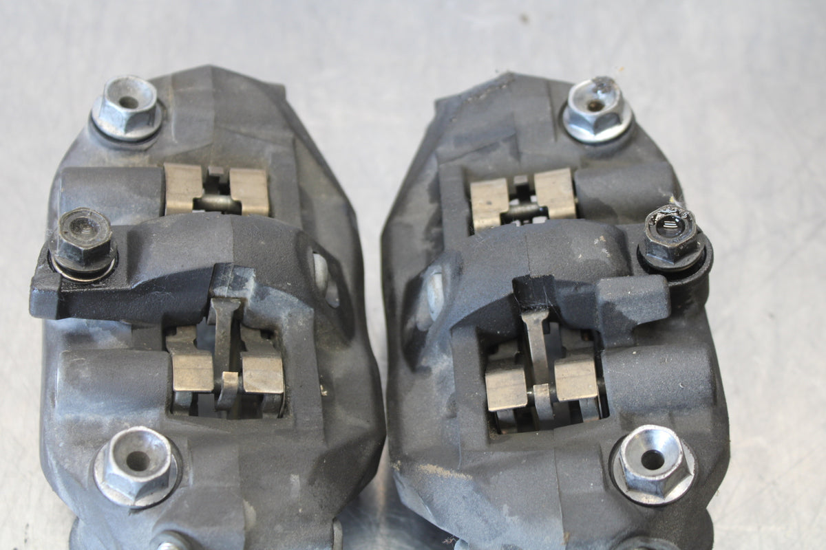 05-06 HONDA CBR600RR RIGHT LEFT FRONT BRAKE CALIPER SET PAIR CALIPERS BB159