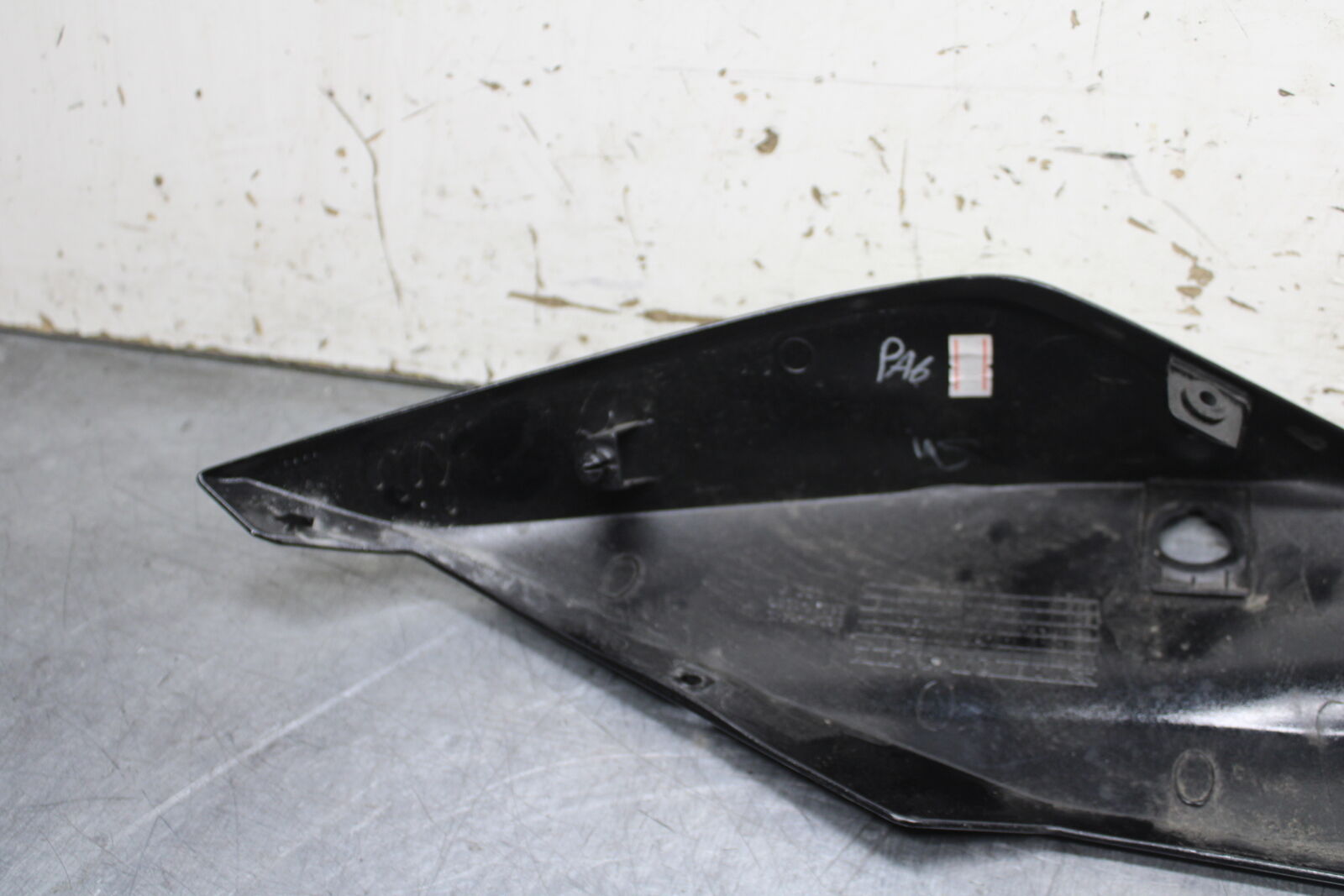 19-22 KAWASAKI Z400 LEFT REAR BACK TAIL FAIRING COWL SHROUD BB738