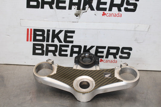 06-07 HONDA INTERCEPTOR 800 VFR800 FORKS UPPER TRIPLE TREE CLAMP BB917