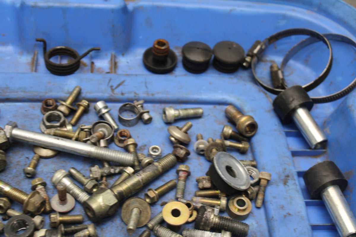 05 DUCATI SUPERSPORT 800 MOUNTING BOLTS HARDWARE SCREWS BB913