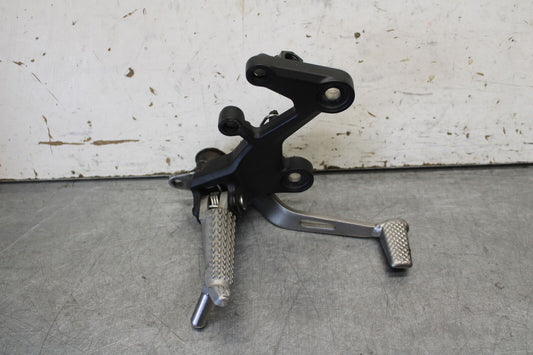 18-23 KAWASAKI NINJA 400 RIGHT REARSET REAR SET DRIVER FOOT PEG REST STOP BB679