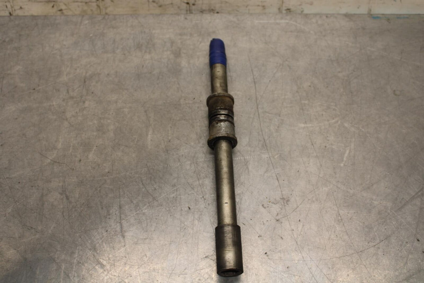 2012 Yamaha FZ8 FRONT WHEEL RIM AXLE PIVOT BOLT 39P-25181-00-00 BB550