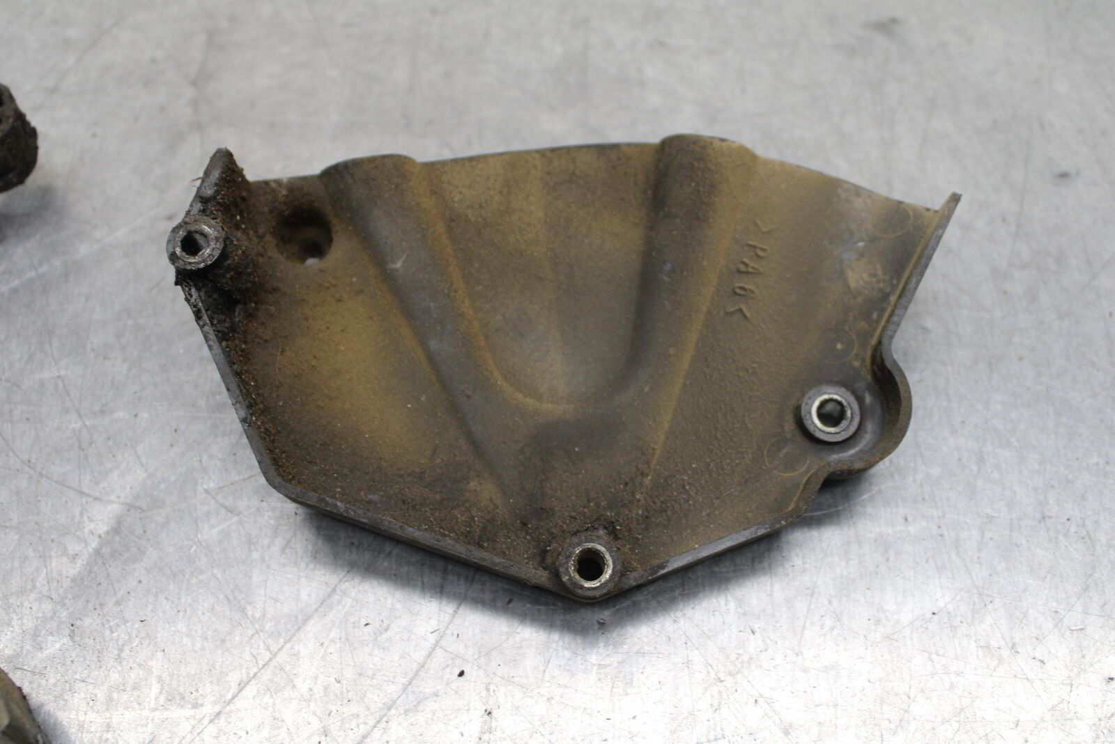 06-07 YAMAHA YZF R6 ENGINE SPROCKET COVER BB742