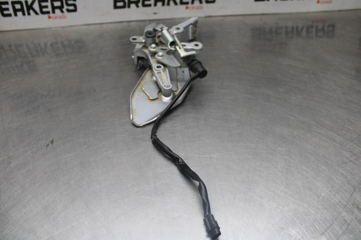 19-24 YAMAHA R3 RIGHT REARSET REAR SET DRIVER FOOT PEG REST STOP BB942