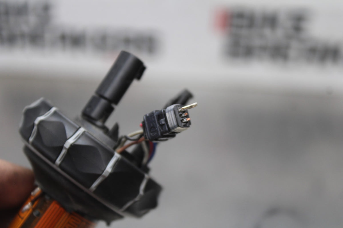 20-23 BMW F900R LEFT CLIP ON HANDLE SWITCH HEATED GRIP BB923