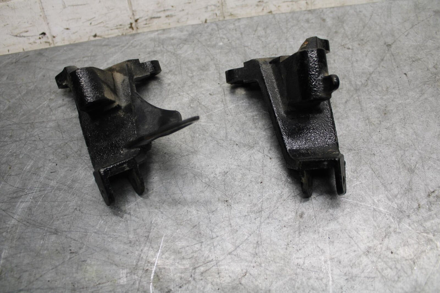 2007 Suzuki Boulevard M50 REARSET BRACKET PAIR BB537
