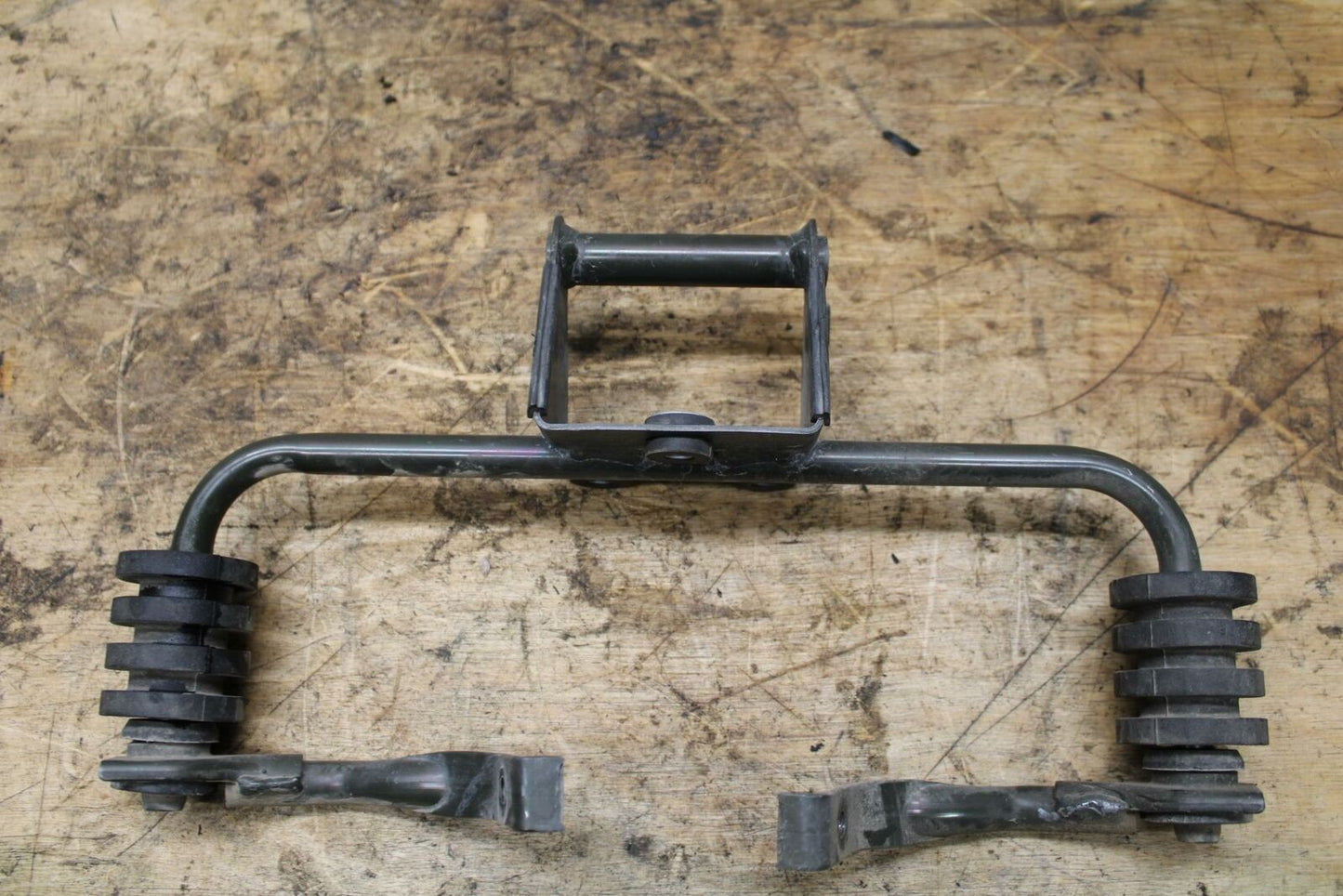 07-11 SUZUKI VSTROM 650 GAS TANK FUEL CELL PETROL RESERVOIR BRACKET MOUNT BB340