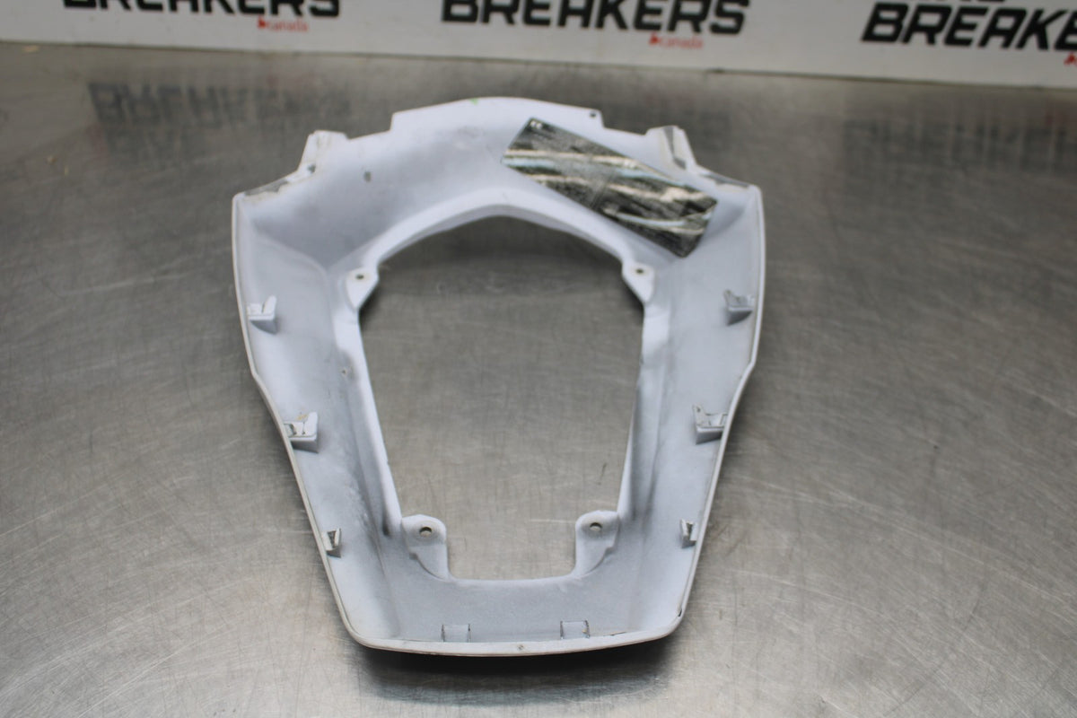 11-15 KAWASAKI NINJA ZX10R CENTER REAR BACK TAIL FAIRING COWL BB840