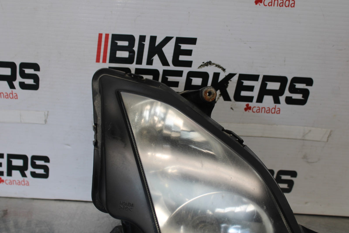06-07 HONDA INTERCEPTOR 800 VFR800 FRONT RIGHT HEADLIGHT HEAD LIGHT LAMP BB917