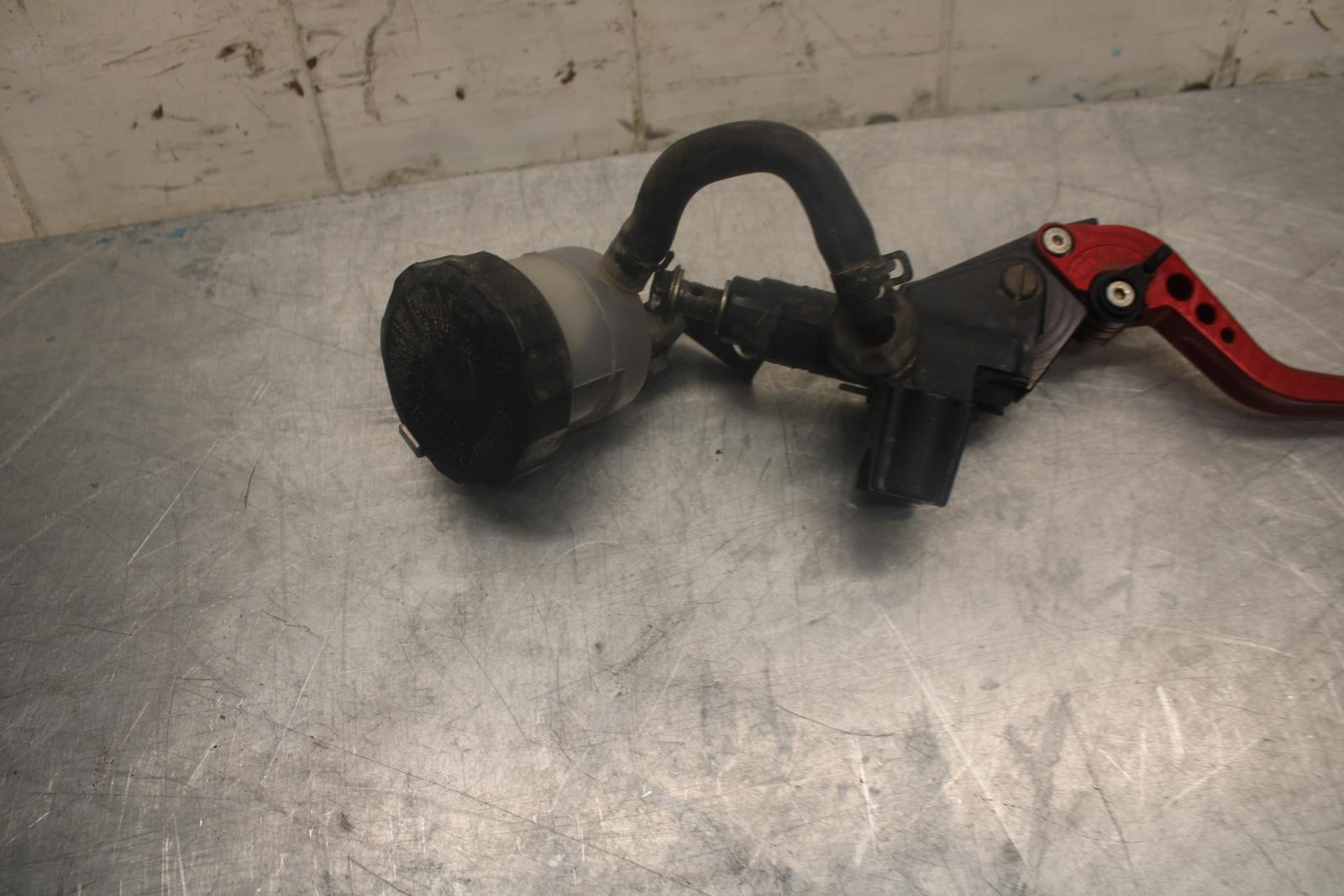 97-98 SUZUKI GSXR 600 SRAD FRONT BRAKE MASTER CYLINDER w/ LEVER BB455