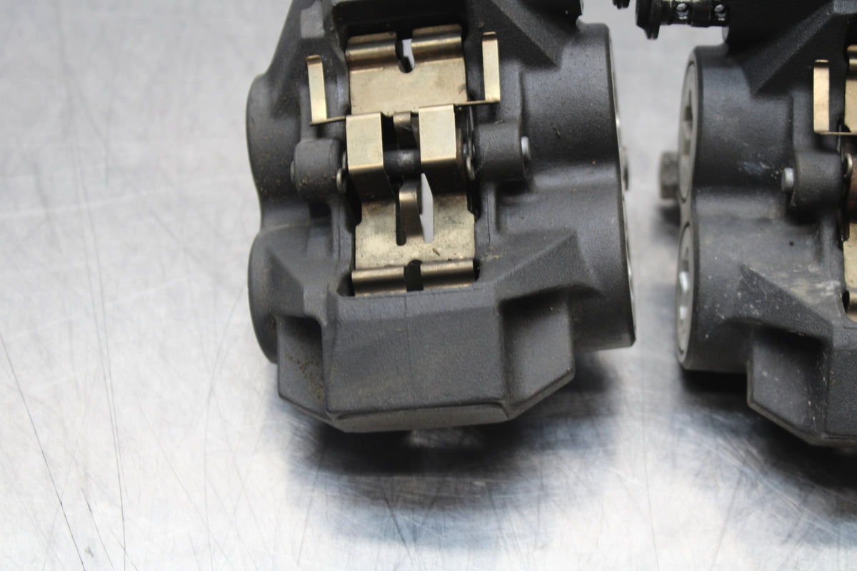 14-17 YAMAHA FZ07 RIGHT LEFT FRONT BRAKE CALIPER SET PAIR CALIPERS BB162