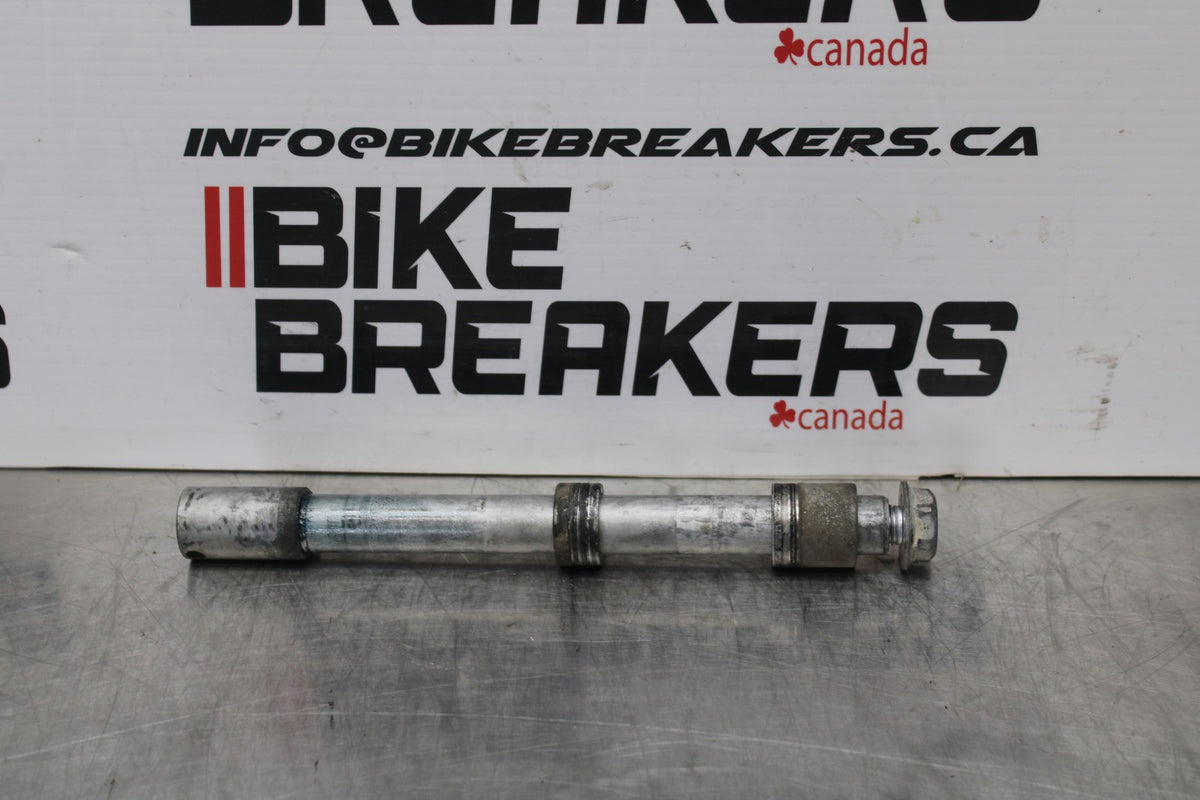 12 HONDA CB1000R FRONT WHEEL RIM AXLE PIVOT BOLT BB200