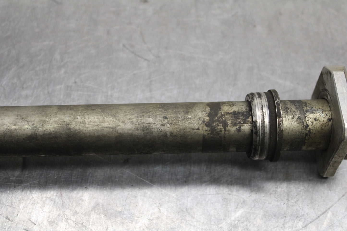 08-10 SUZUKI GSXR 600 REAR AXLE BACK WHEEL RIM PIVOT BOLT AXEL BB132