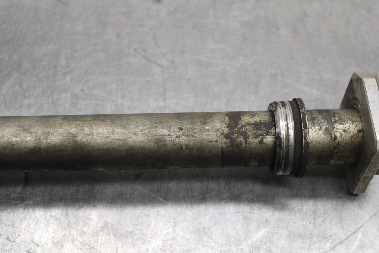 08-10 SUZUKI GSXR 600 REAR AXLE BACK WHEEL RIM PIVOT BOLT AXEL BB132
