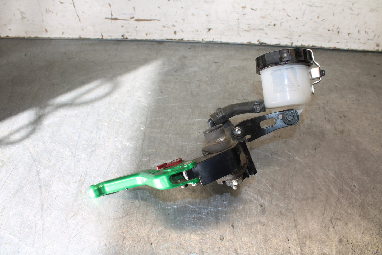 19-23 KAWASAKI NINJA ZX6R FRONT BRAKE MASTER CYLINDER w/ LEVER BB701