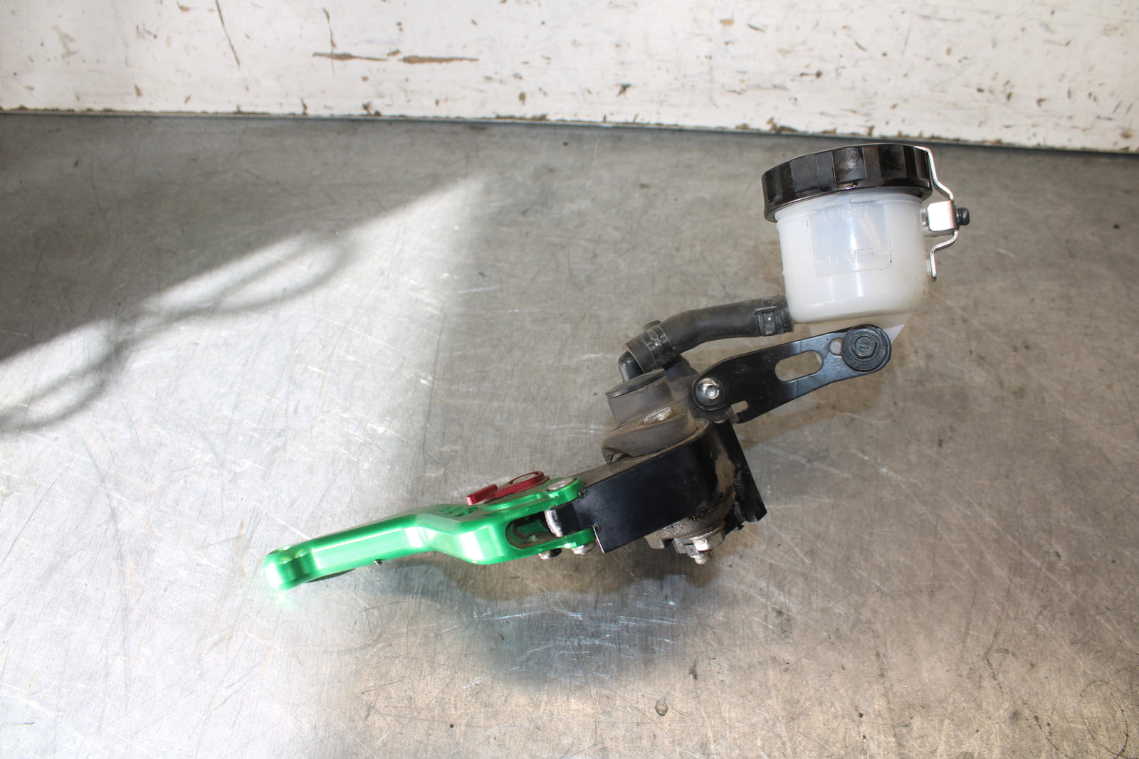 19-23 KAWASAKI NINJA ZX6R FRONT BRAKE MASTER CYLINDER w/ LEVER BB701