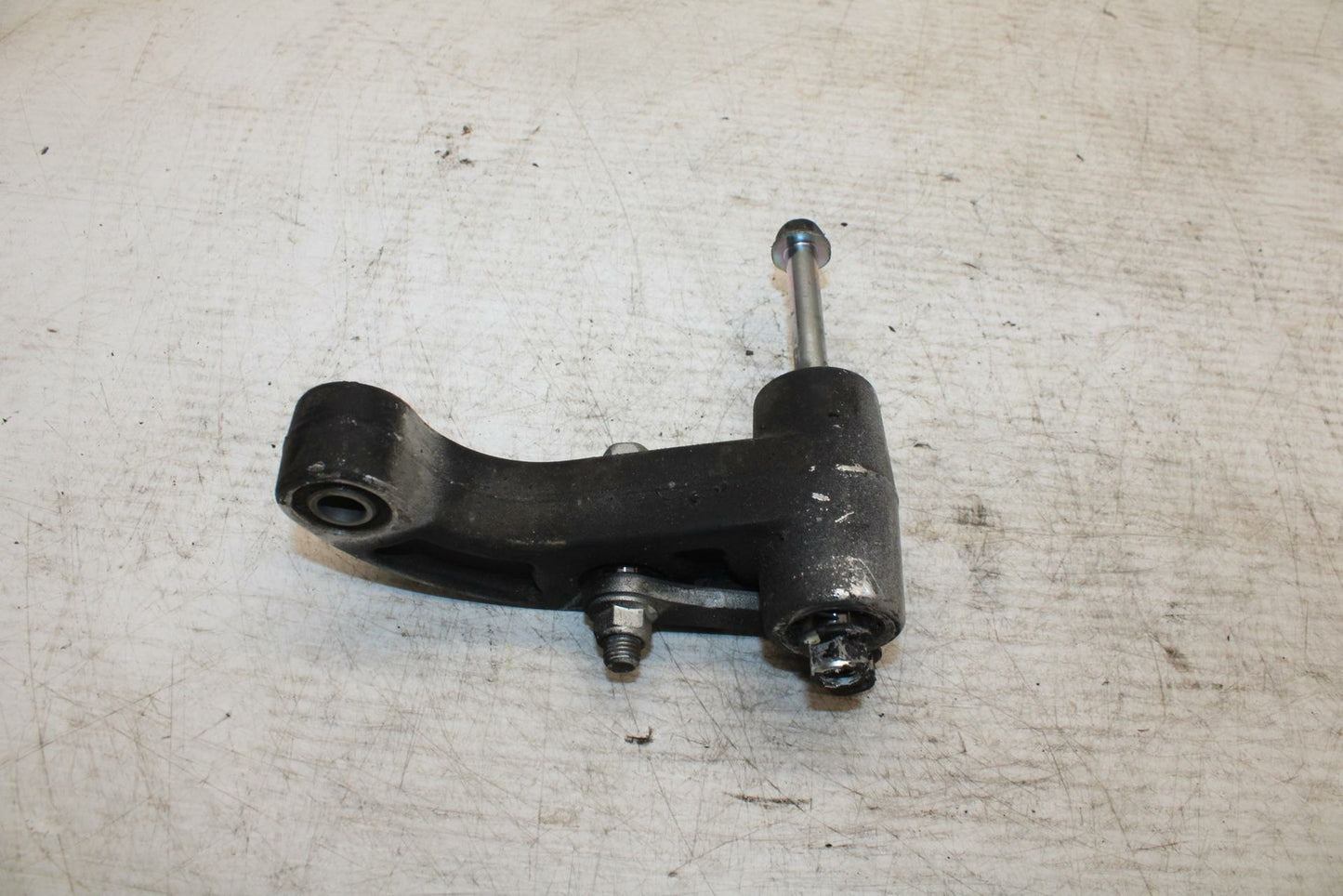 15 YAMAHA FZ09 REAR DOGBONE SHOCK LINKAGE LINK BB367