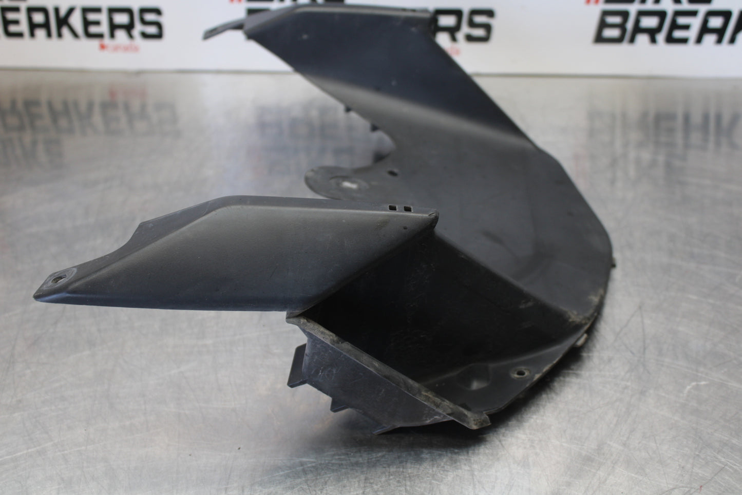 03 SUZUKI SV650S LOWER FRONT UPPER INNER HEADLIGHT COWL FAIRING  BB167