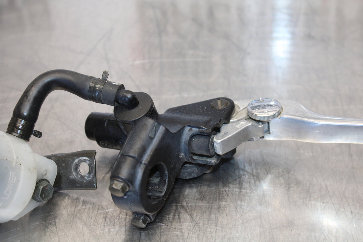 00 SUZUKI SV650 FRONT BRAKE MASTER CYLINDER w/ LEVER BB156