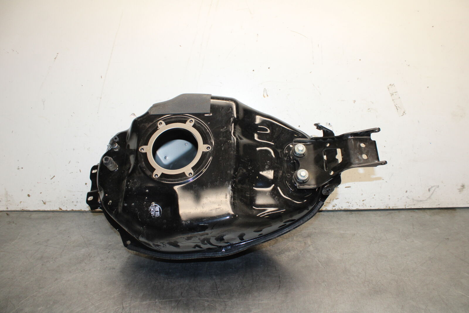 19-24 YAMAHA R3 GAS TANK FUEL CELL PETROL RESERVOIR BB736