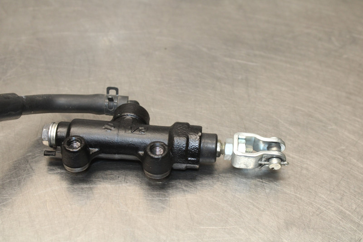24-25 KAWASAKI NINJA ZX6R REAR BACK BRAKE MASTER CYLINDER W RESERVOIR BB939