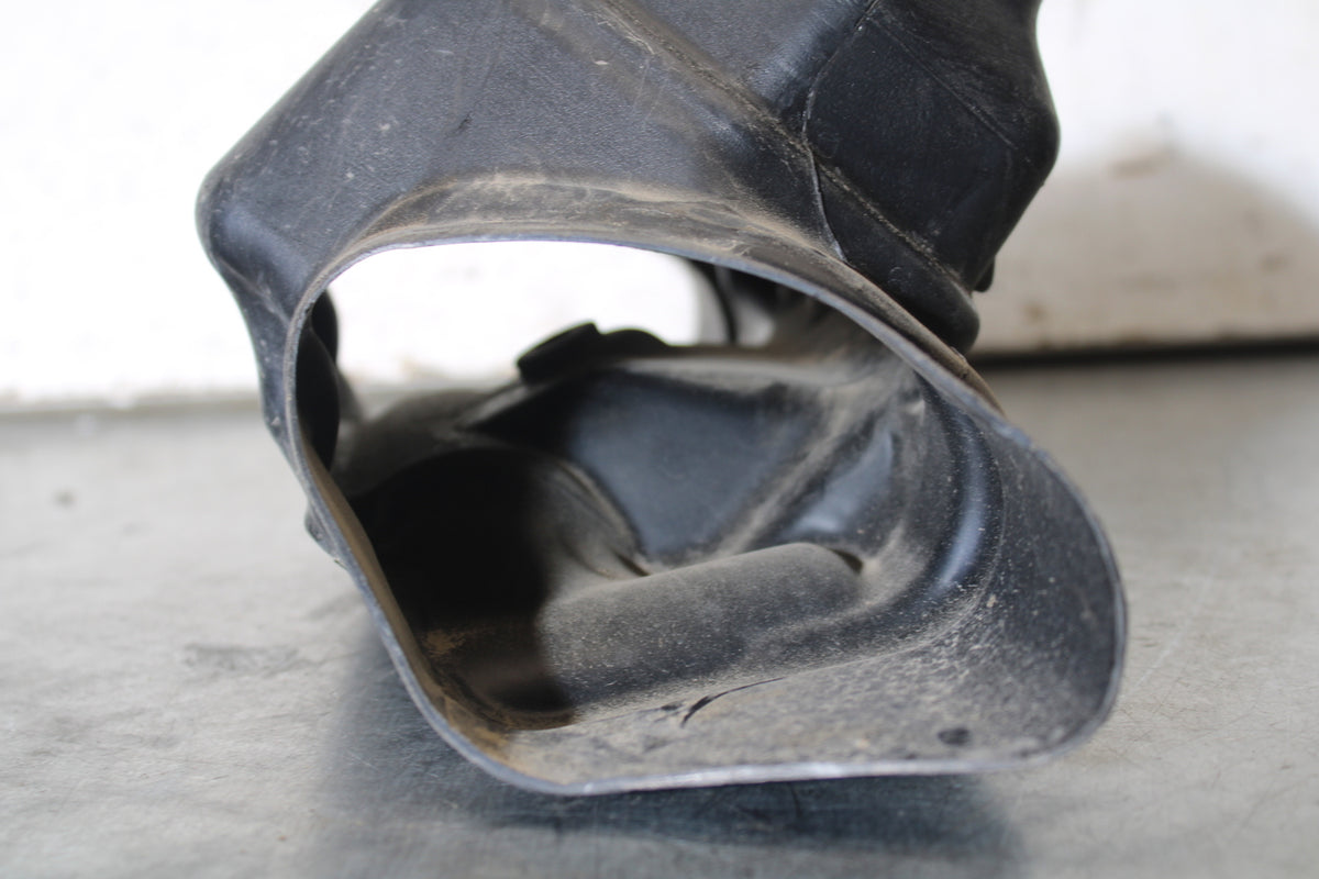 09-14 YAMAHA YZF R1 RAM AIR INTAKE TUBE DUCT BB696