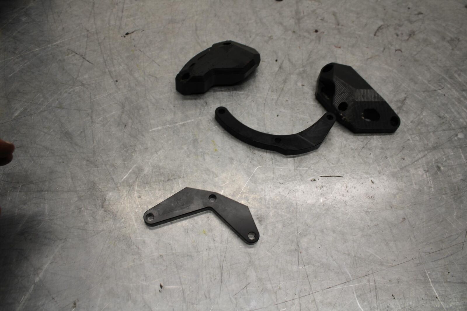 11-15 KAWASAKI ZX1000R ENGINE GAURD PROTECTOR BB445