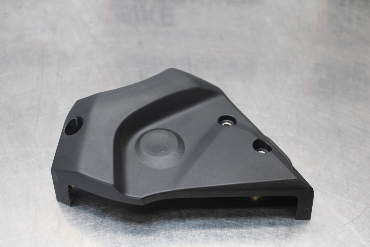 23-24 YAMAHA MT-07 ENGINE SPROCKET COVER BB194