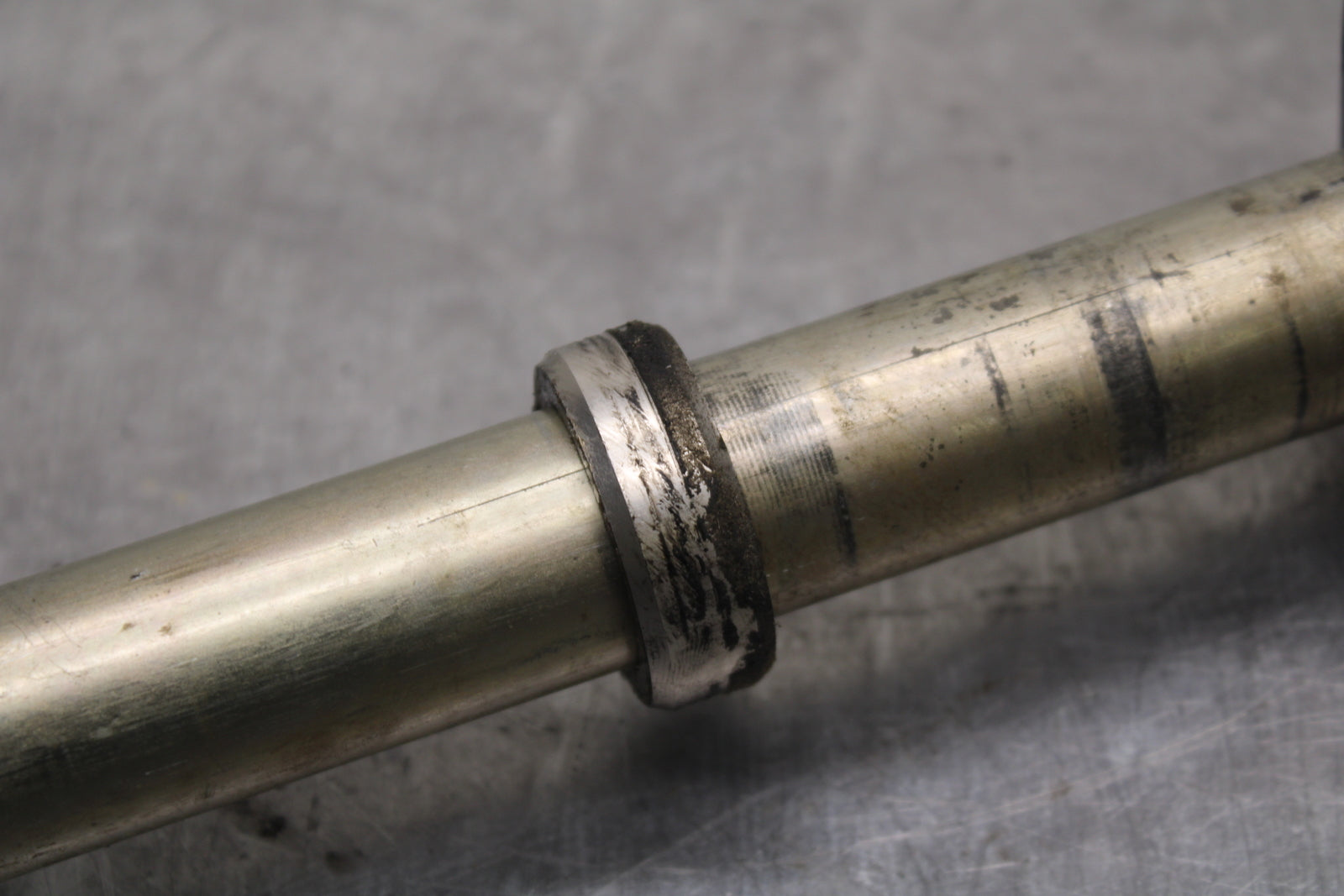 13-16 SUZUKI BANDIT 1250S ABS REAR AXLE BACK WHEEL RIM PIVOT BOLT AXEL BB134