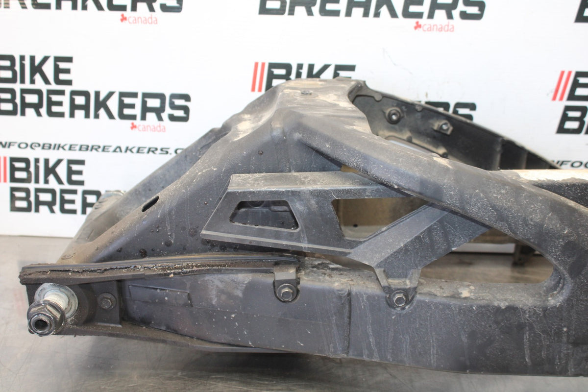 06-07 SUZUKI GSXR 600 REAR SWINGARM BACK SUSPENSION SWING ARM BB863