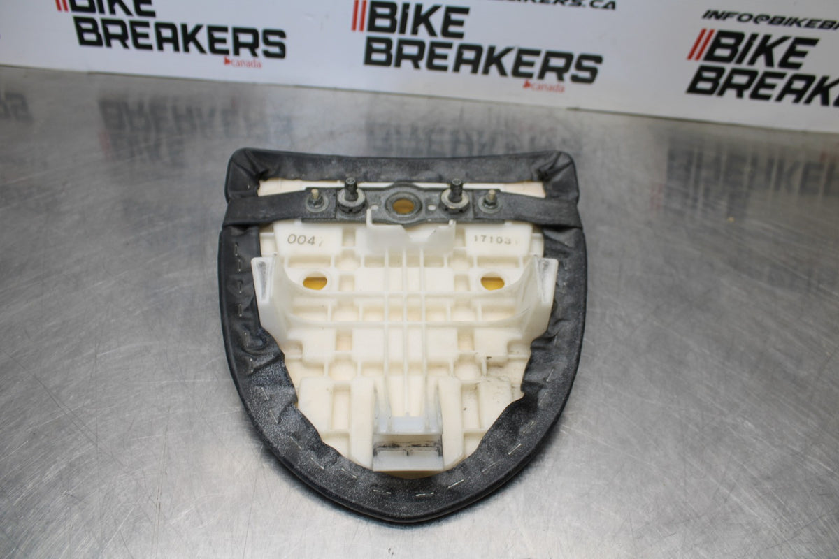 03-04 KAWASAKI NINJA ZX6R 636 REAR BACK PASSENGER TANDEM SEAT PAD SADDLE BB06