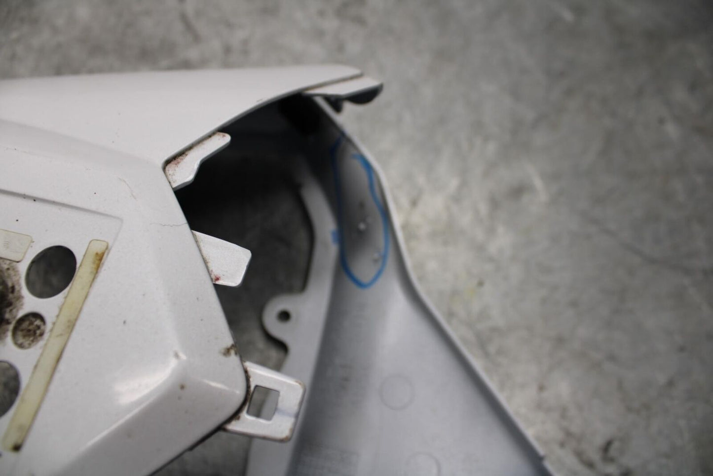 08-16 YAMAHA YZF R6 REAR BACK TAIL FAIRING COWL SHROUD BB431