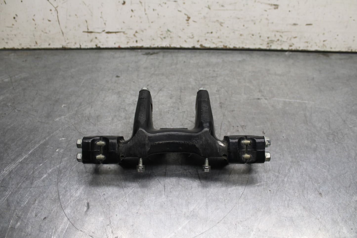 82-83 YAMAHA IT175 FORKS UPPER TRIPLE TREE CLAMP BB108