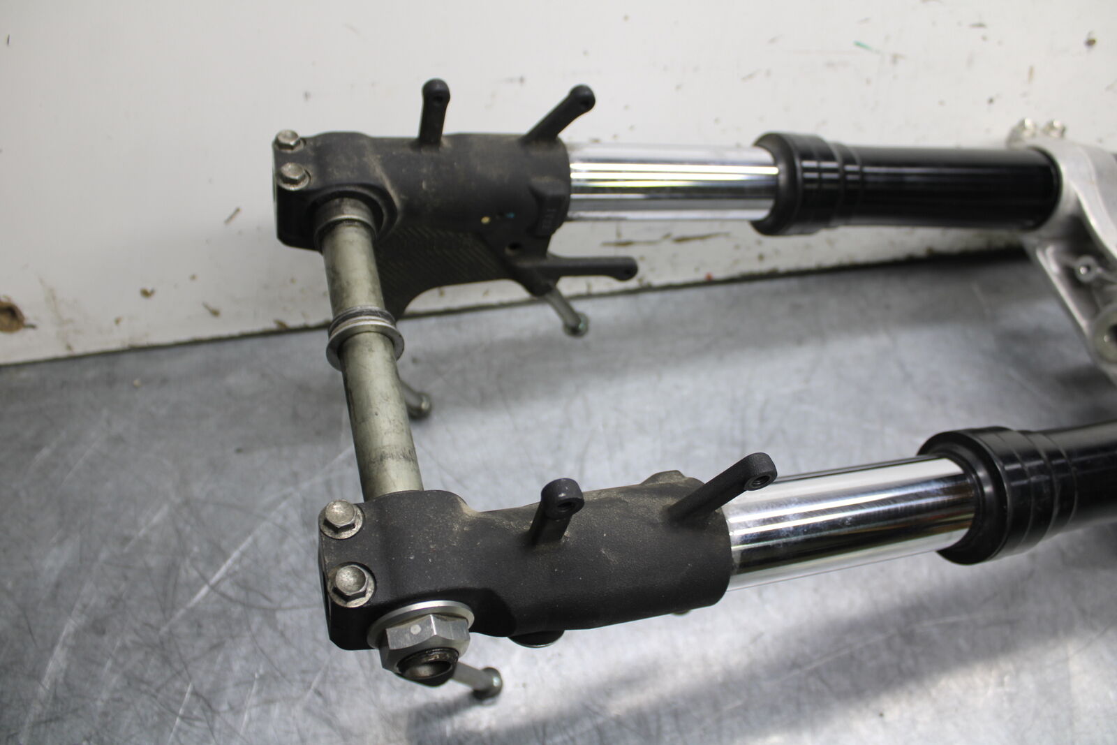 08-10 SUZUKI GSXR 600 COMPLETE FRONT END FORKS SUSPENSION TRIPLE TREE BB00