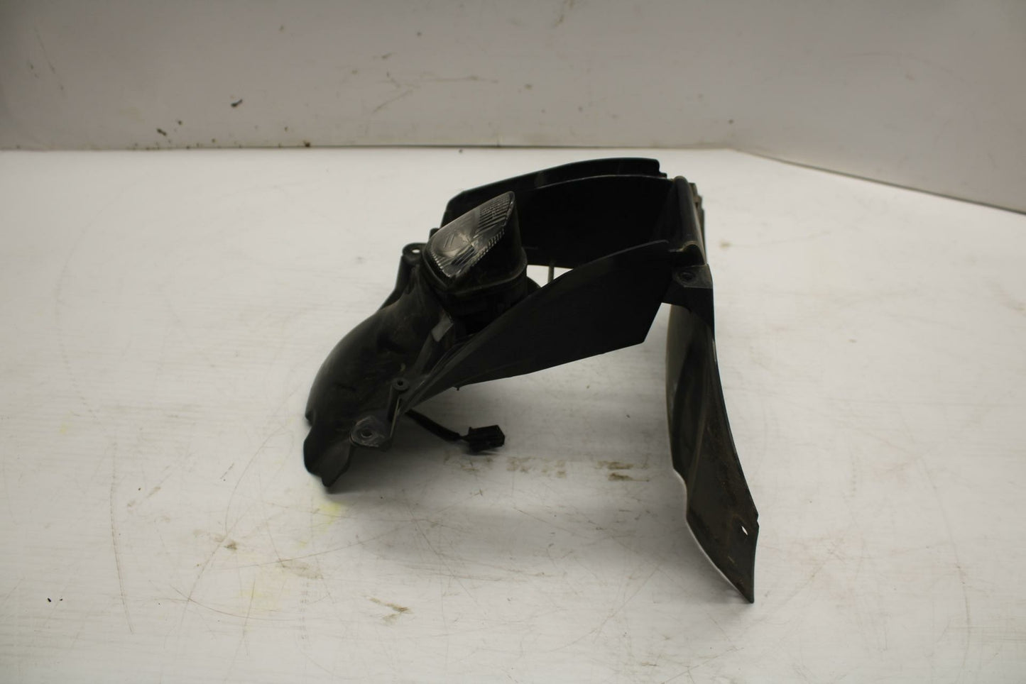 07 YAMAHA YZF R6 2c0 FRONT CENTER COWL FAIRING  BB284