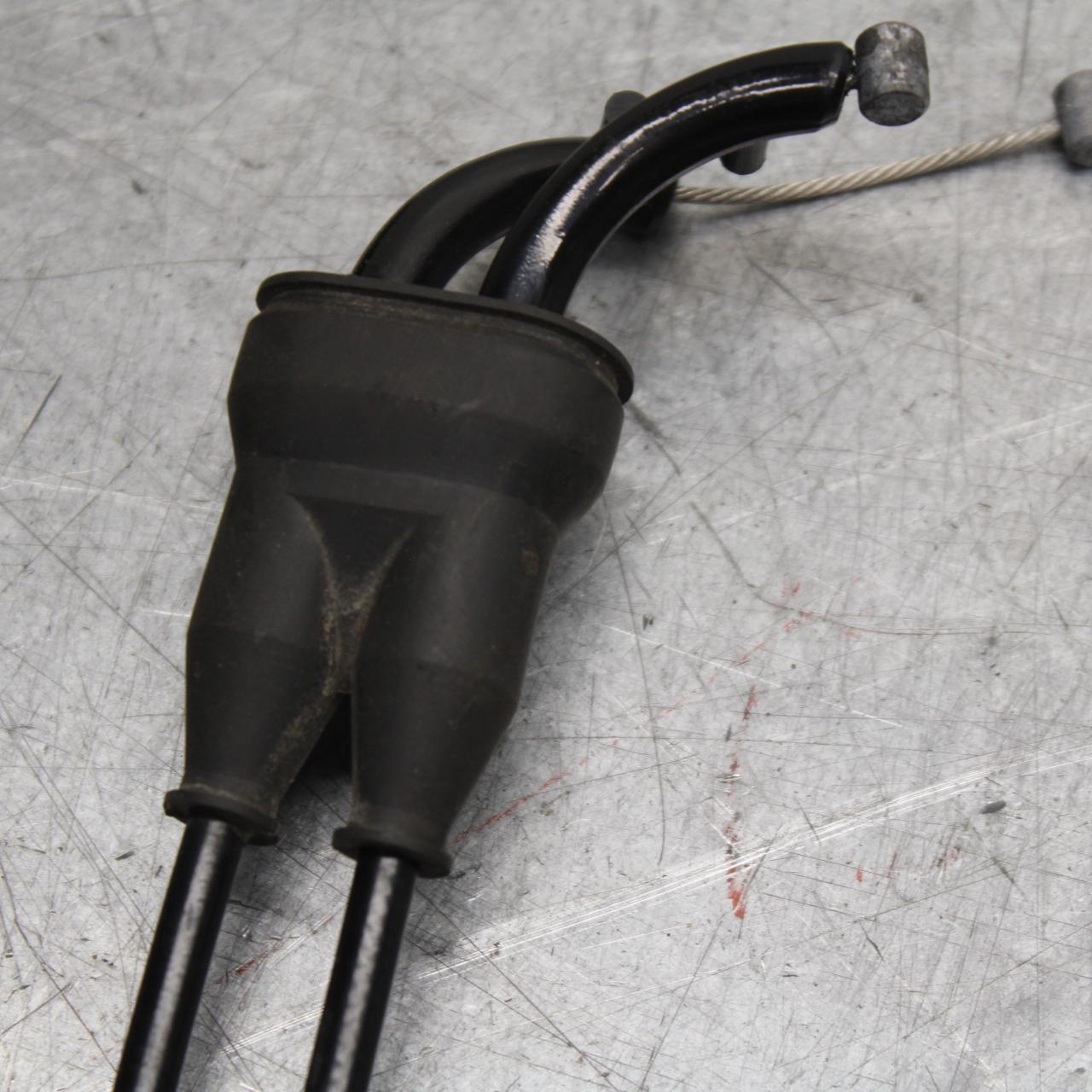 21 KAWASAKI NINJA ZX6R THROTTLE CABLES LINES BB647