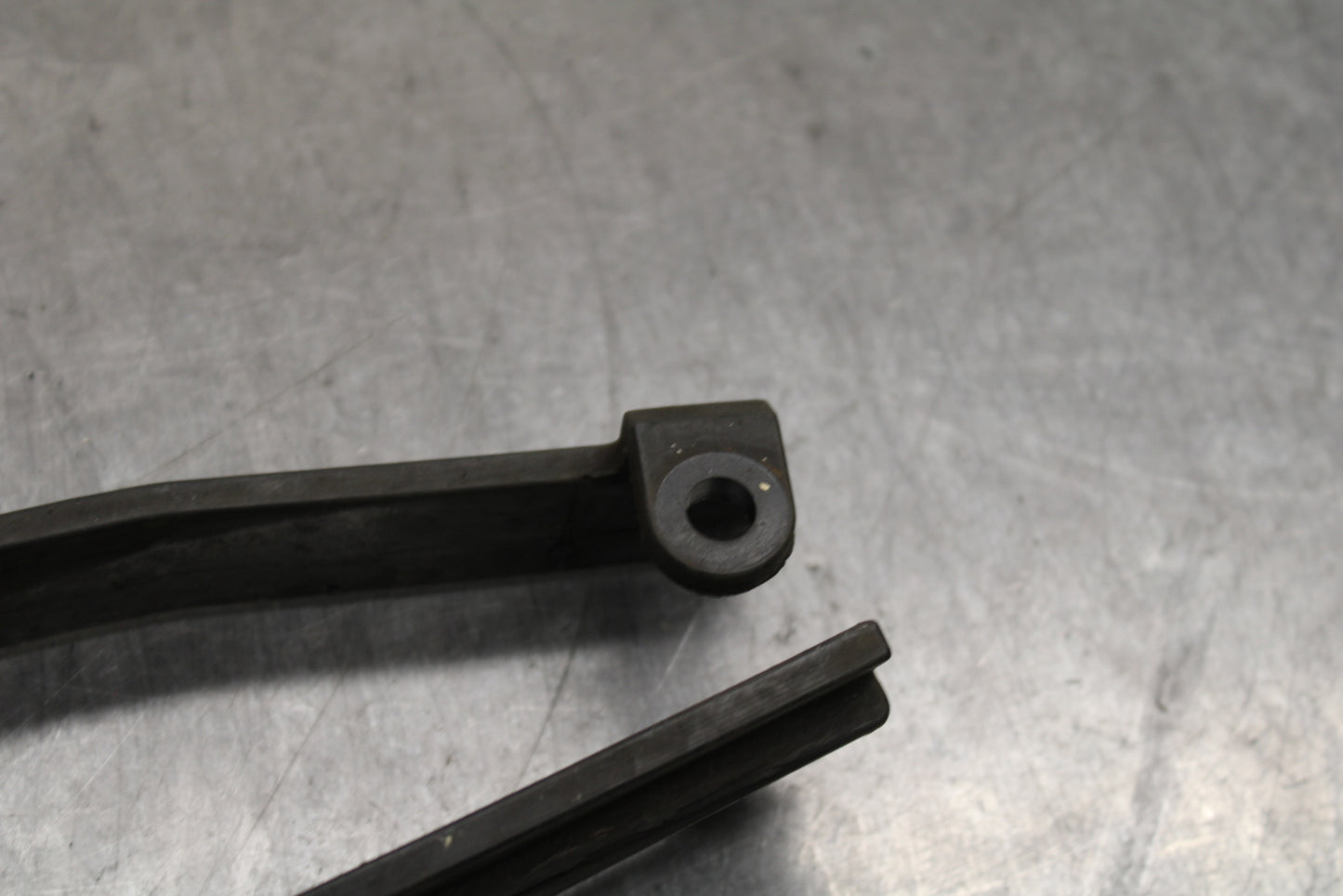 08-10 SUZUKI GSXR 600 SWINGARM CHAIN BUFFER SLIDER GUIDE BB130