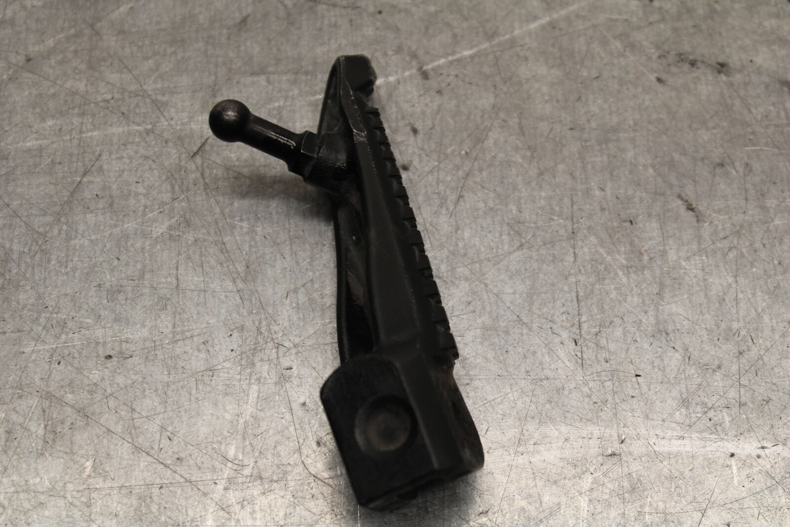 16 KAWASAKI NINJA ZX10R RIGHT FRONT FOOT REST PEG STEP 34028-0140 BB650