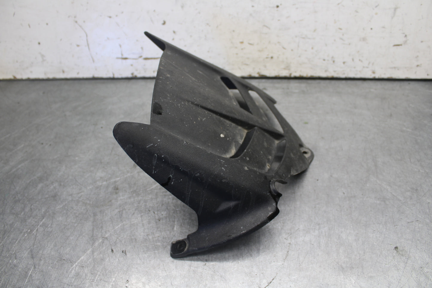 09-12 KAWASAKI NINJA ZX6R REAR BACK WHEEL TIRE HUGGER FENDER 35023-0171 BB698