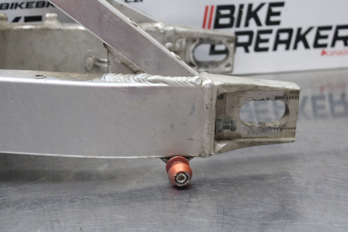 00 SUZUKI GSXR750 REAR SWINGARM BACK SUSPENSION SWING ARM BB820